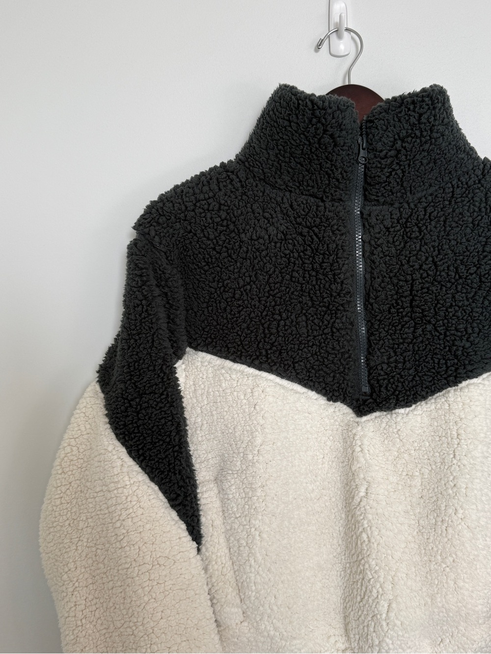 Two-Tone Sherpa Pullover Jacket in Black & Cream - Picture 2 of 15